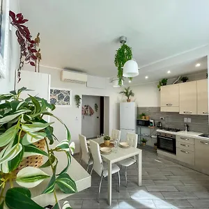 https://home-in-town-fiera-milano-city.italymilanhotels.net